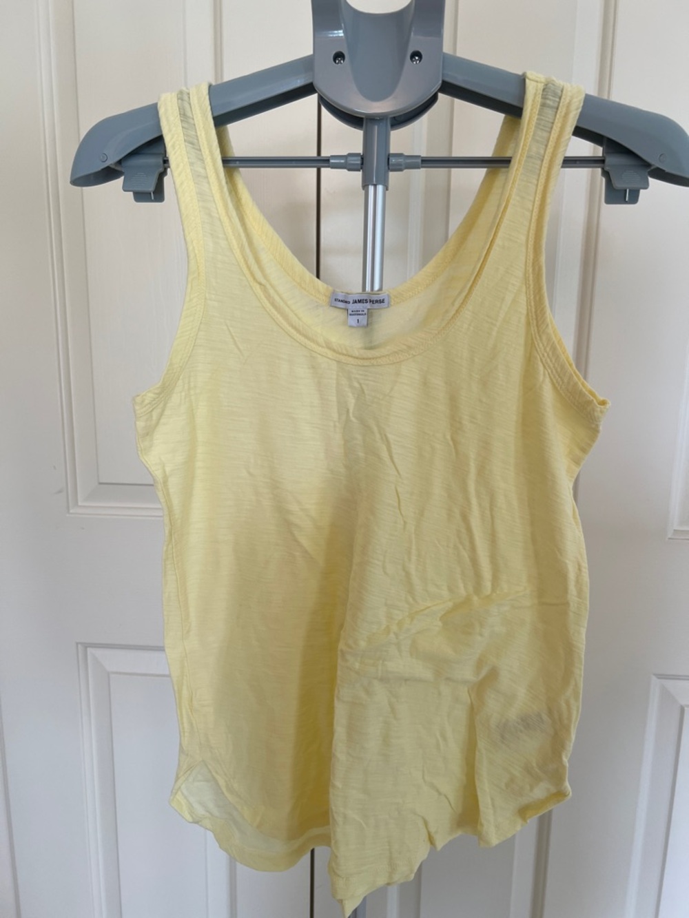 James Perse breathable Pale Yellow Scoop Neck Tank
Size 1